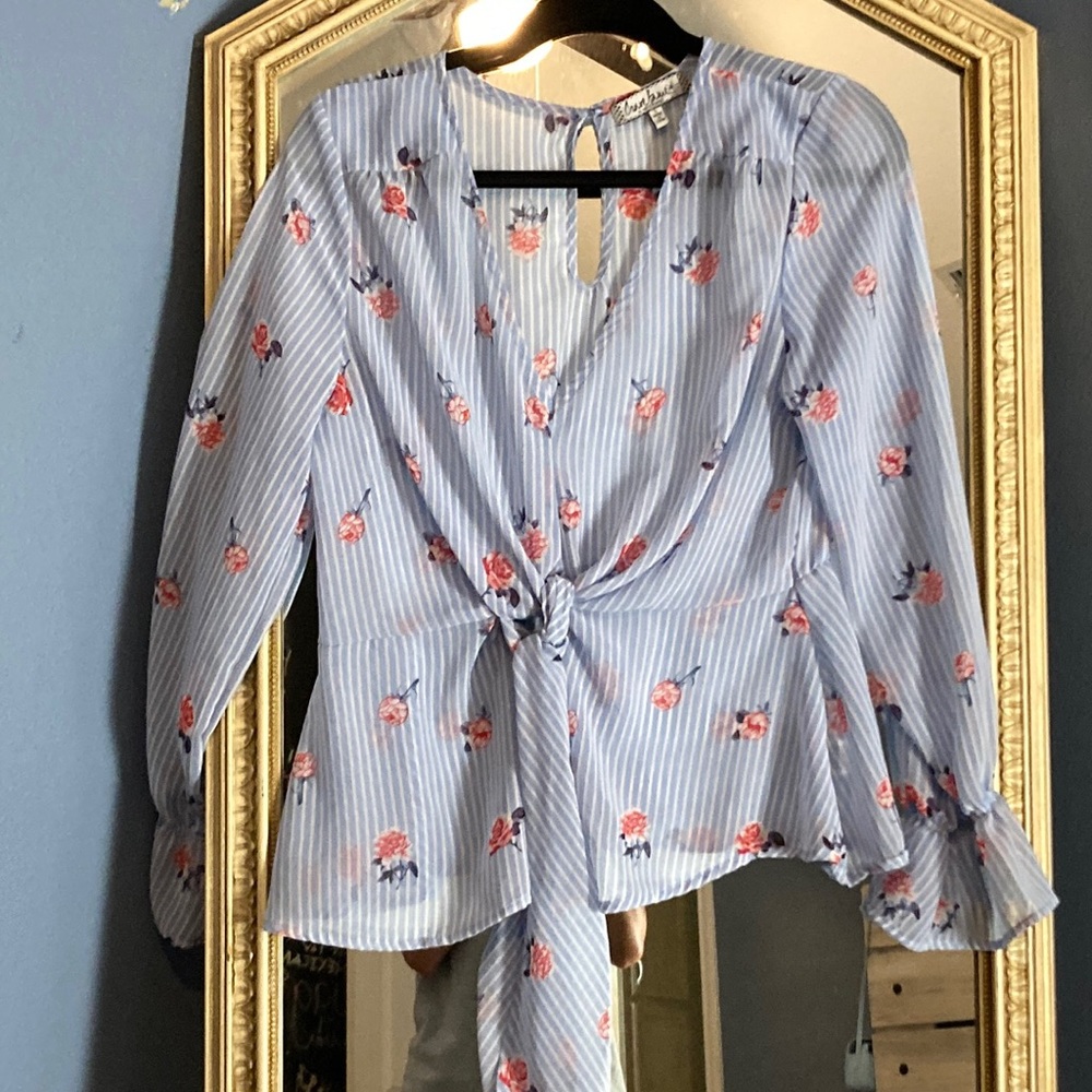 Deep V neck long puffy sleeve tie front floral shirt